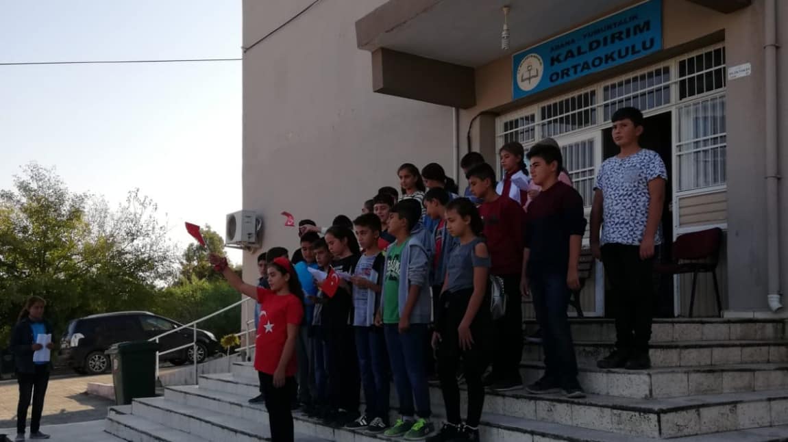Kaldırım Ortaokulu 29 Ekim Cumhuriyet Bayramını Kutladı.